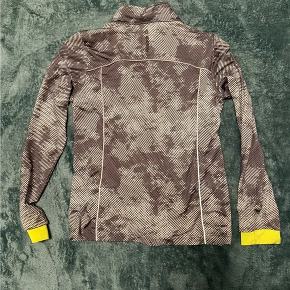 Reebok Women's Patterned Jacket with Yellow Highlights - Picture 3 of 3